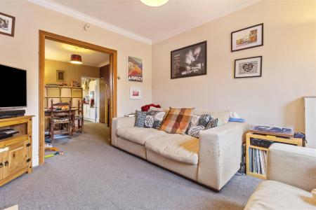 7 Tamar Close-003.JPG