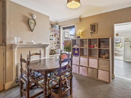 247 Goring road-005.jpg