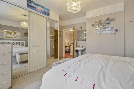 33 Parkfield Road-021.jpg