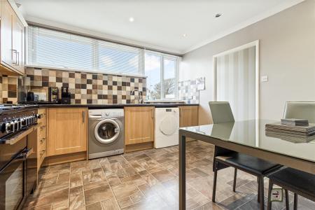 3 Radnor Roads-003.JPG