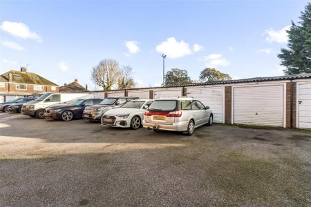 Meadway Court, 47-015.JPG