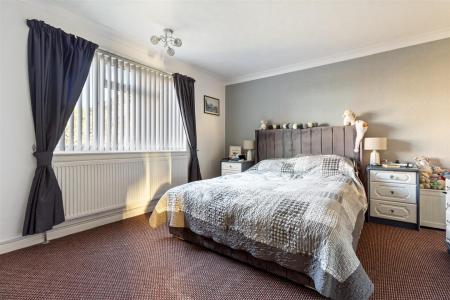 Meadway Court, 47-007.JPG