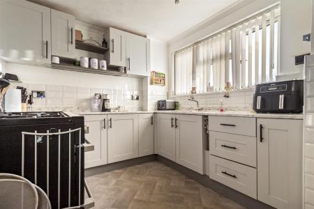 Meadway Court, 47-001.JPG