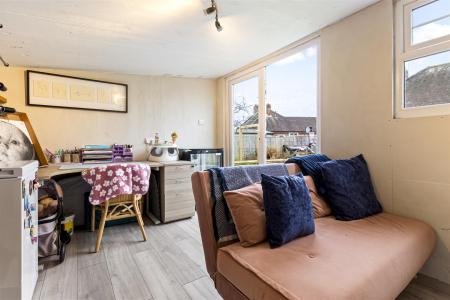 12 A Becket Gardens-021.JPG