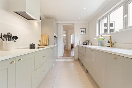 154 Lyndhurst Road-011.JPG