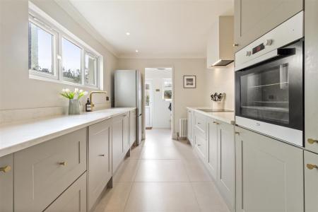 154 Lyndhurst Road-010.JPG