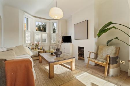 154 Lyndhurst Road-004.JPG