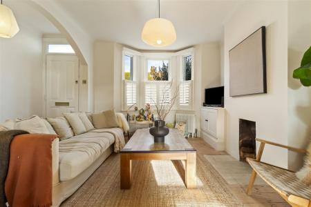 154 Lyndhurst Road-005.JPG