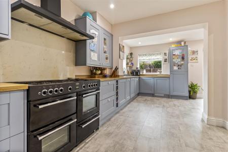 57 Twyford Gardens-005.JPG