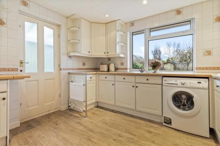 227 Goring Way-016.jpg