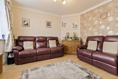 67 Elm Grove-007.JPG