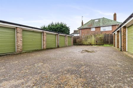 30 Dorchester Gardens-015.JPG