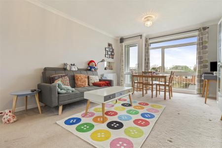 30 Dorchester Gardens-003.JPG