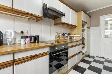 30 Dorchester Gardens-012.JPG