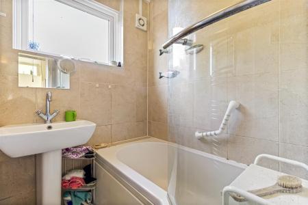 19 Dorchester Gardens-008.JPG