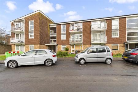 19 Dorchester Gardens-013.JPG