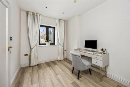 Sea lane, 89, The Pearl-017.JPG