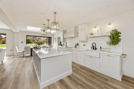 Sea lane, 89, The Pearl-024.JPG