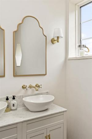 Sea lane, 89, The Pearl-015.JPG