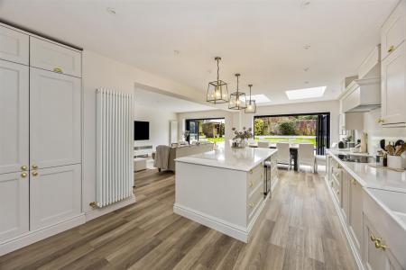 Sea lane, 89, The Pearl-023.JPG