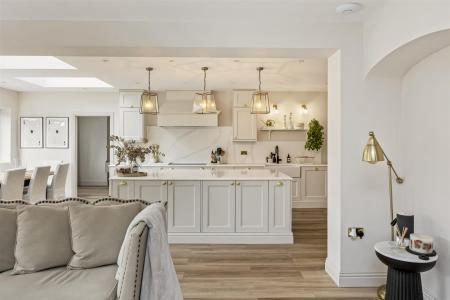 Sea lane, 89, The Pearl-021.JPG