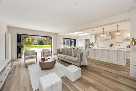 Sea lane, 89, The Pearl-019.JPG