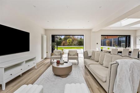 Sea lane, 89, The Pearl-022.JPG