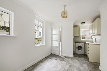 GFF 190 Tarring Road-005.JPG