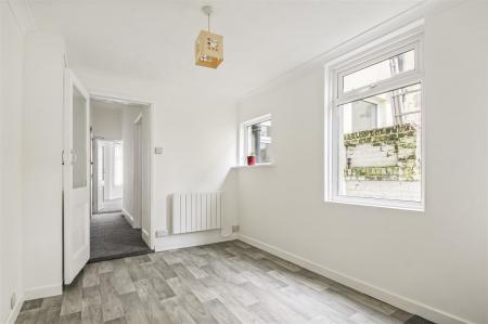 GFF 190 Tarring Road-007.JPG