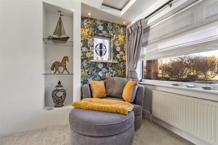 33 Alinora Crescent-014.JPG