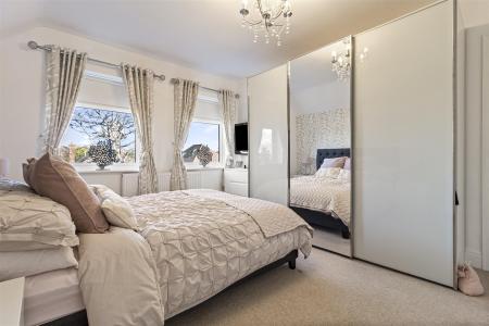 33 Alinora Crescent-009.JPG