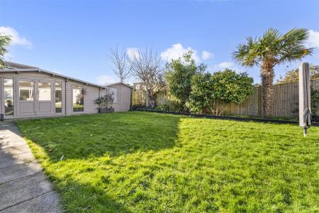 33 Alinora Crescent-026.JPG