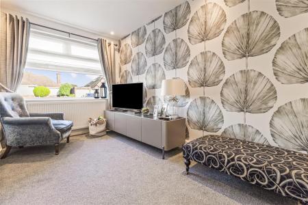 33 Alinora Crescent-030.JPG