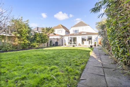 33 Alinora Crescent-027.JPG