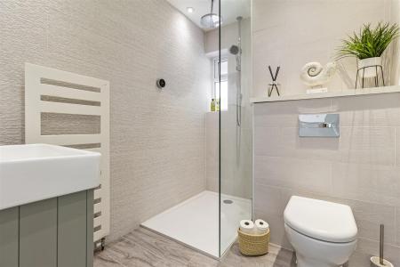 33 Alinora Crescent-023.JPG