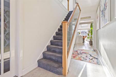 33 Alinora Crescent-012.JPG