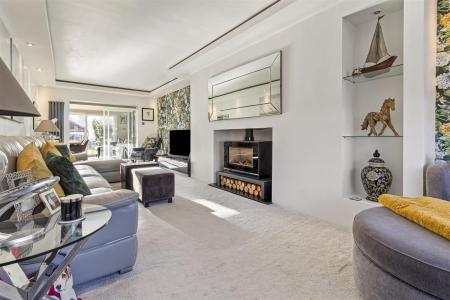 33 Alinora Crescent-013.JPG