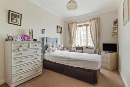 42 Oakland Court-002.JPG