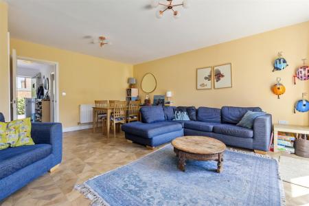 Eirene Avenue, 8-004.JPG