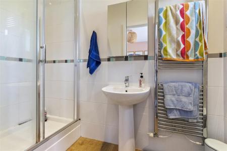 Eirene Avenue, 8-016.JPG