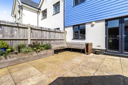 Eirene Avenue, 8-009.JPG