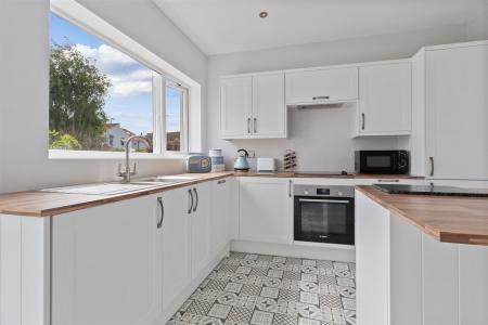 The Drive,76-010.jpg