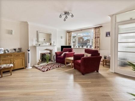 14 Crosby Close-002.JPG