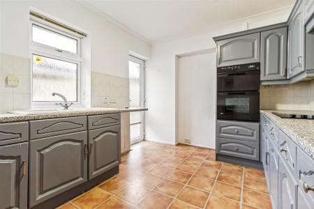 22 Harwood Ave-006.JPG