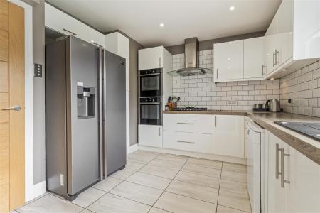 38 Robson Road-014.JPG