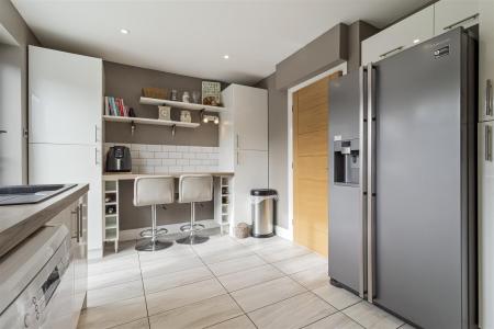 38 Robson Road-016.JPG