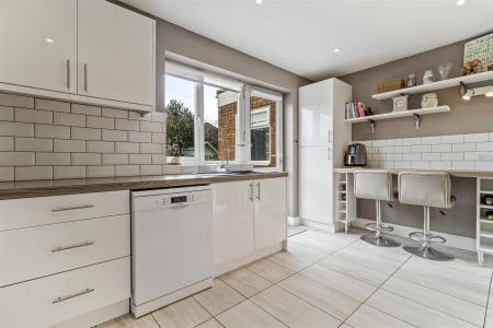 38 Robson Road-015.JPG