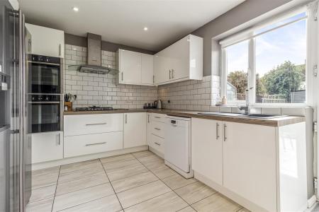 38 Robson Road-013.JPG