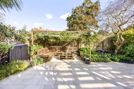 Nutley Crescent, 97-024.JPG