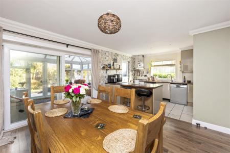 Nutley Crescent, 97-018.JPG